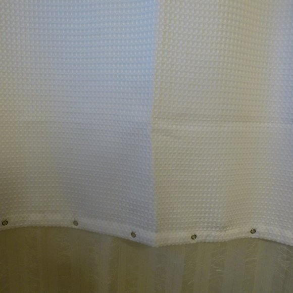 White fabric waffle weave shower curtain - Picture 4 of 4